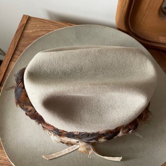 Biltmore VTG Felt Cowboy Hat-Silver Buckle-Authentic feather band-mde n Canada - Picture 12 of 13